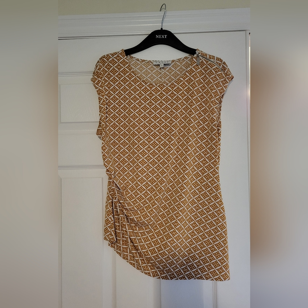 Chaus Women's Tan Geometric Blouse